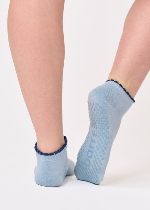 barre3 Scallop Ankle Grip Socks - Haze - barre3